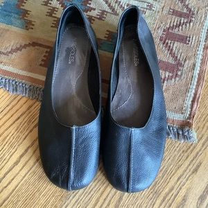 AEROSOLES WOMEN’S DRESS FLAT SIZE 11